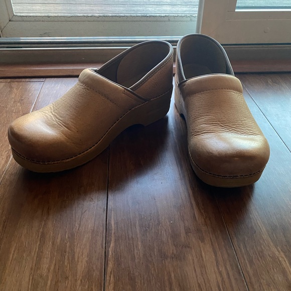 Dansko Tan Leather Clogs - Picture 4 of 7
